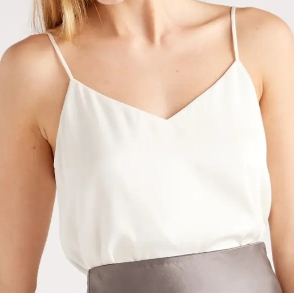 Washable stretch silk v-neck cami